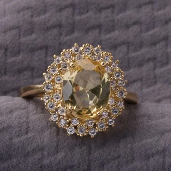 477 Women Cubic Zirconia Decor Ring Copper Jewelry - Picture 2 of 3